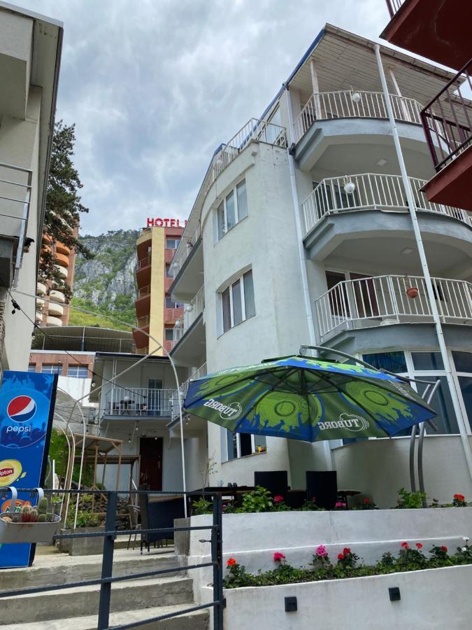 Pensiunea Ambasador Băile Herculane Exterior foto